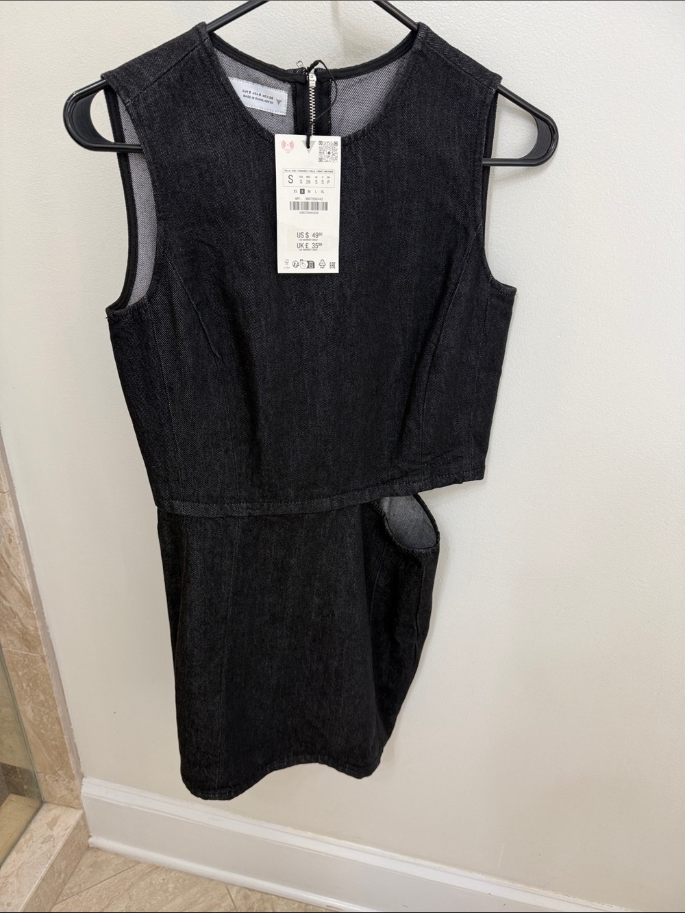 Zara Black Sleeveless Mini Dress with Side Cutout